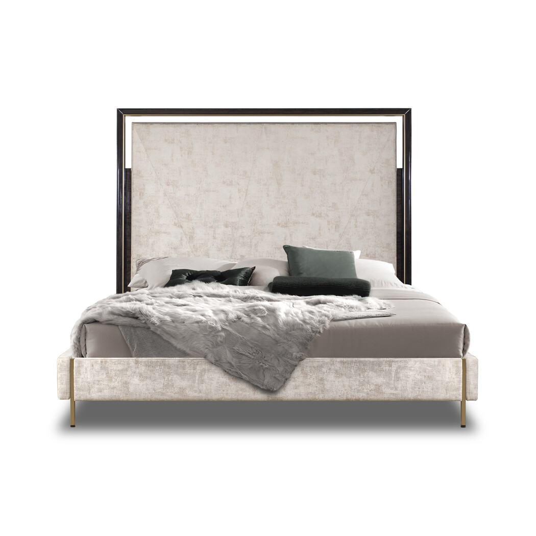 UPHOLSTERED KING SIZE BED (USA)